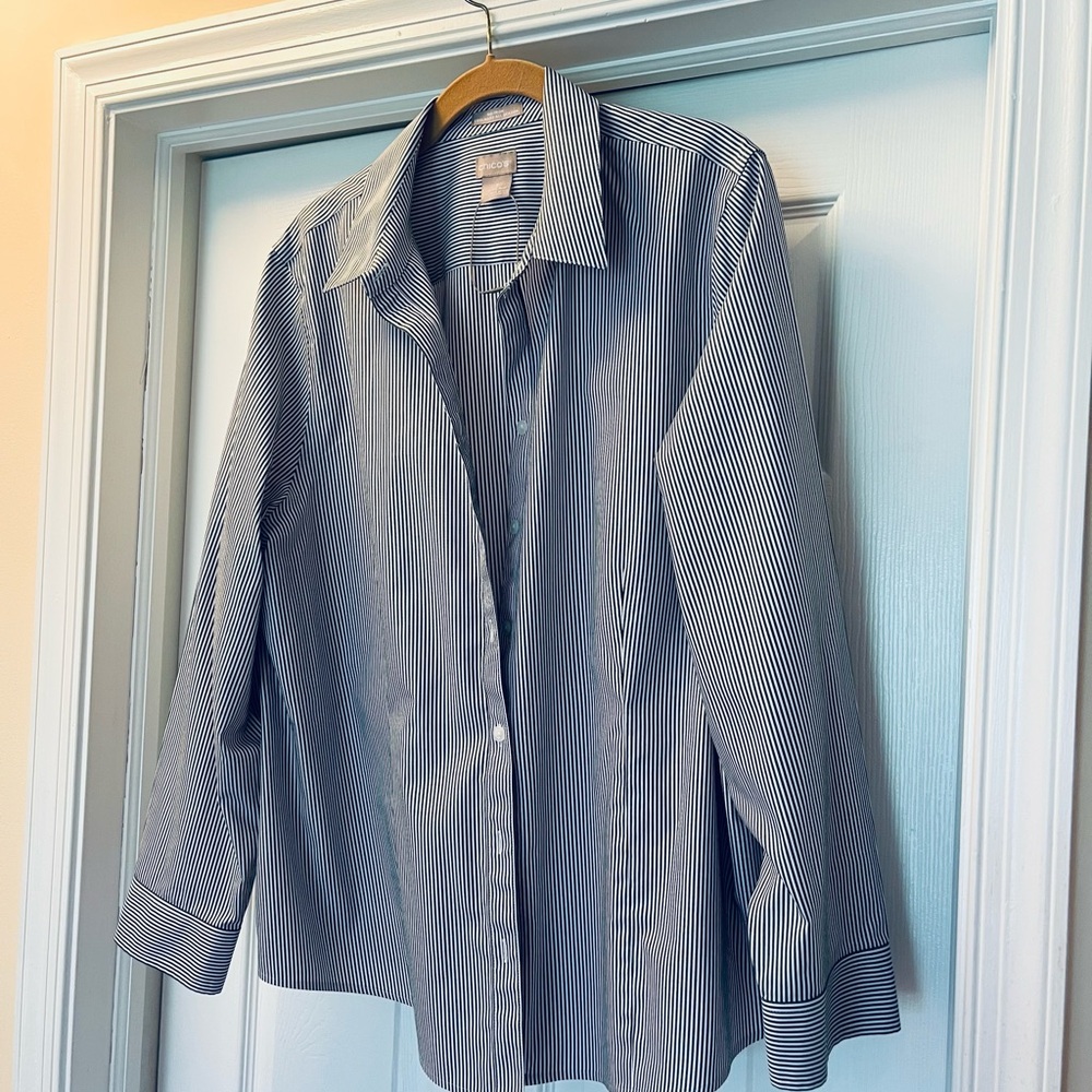 Ladies Chicos Blue and White Blouse Relaxed Fit, no iron, size 3, poly & cotton